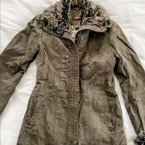 Women’s faux fur lined leather jacket Small